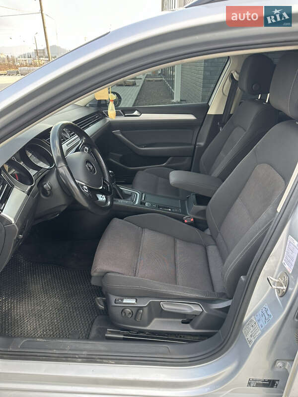Универсал Volkswagen Passat 2015 в Хусте