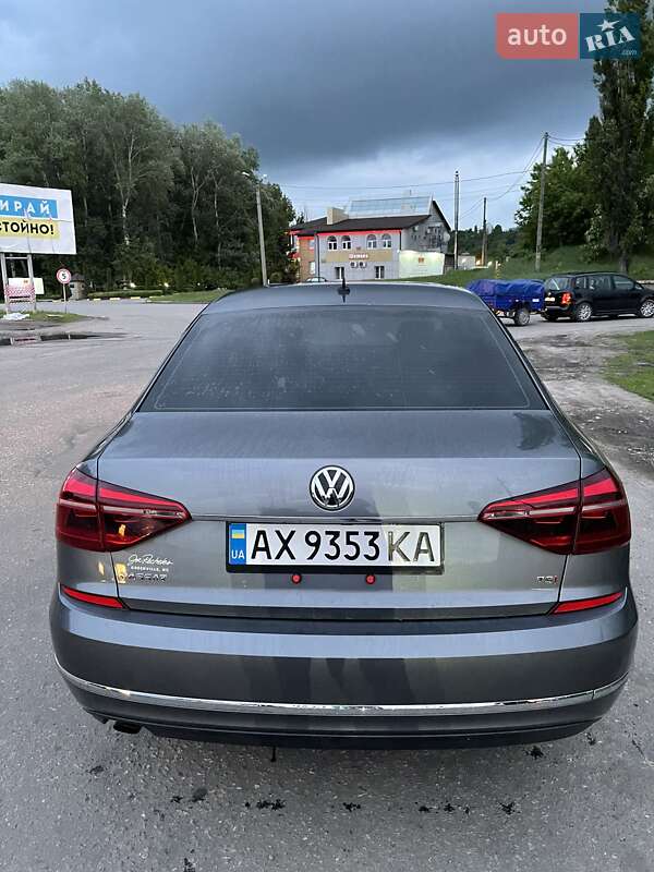 Седан Volkswagen Passat 2016 в Харькове