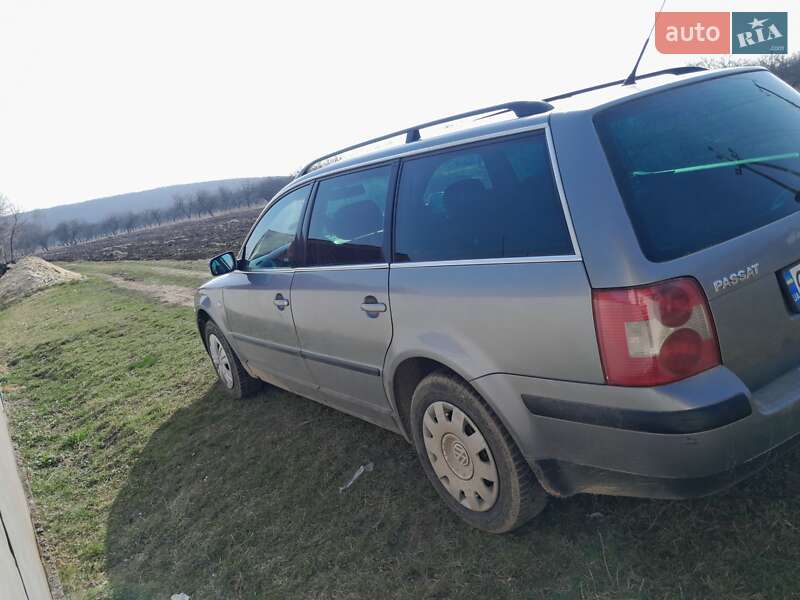 Универсал Volkswagen Passat 2003 в Хотине