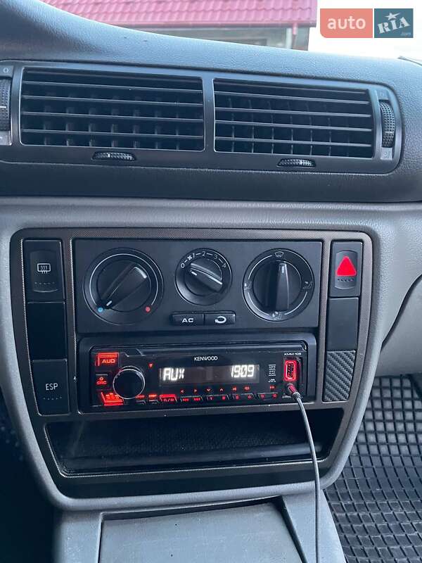 Универсал Volkswagen Passat 2001 в Болехове