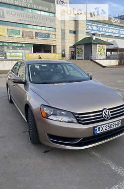 Седан Volkswagen Passat 2014 в Харкові