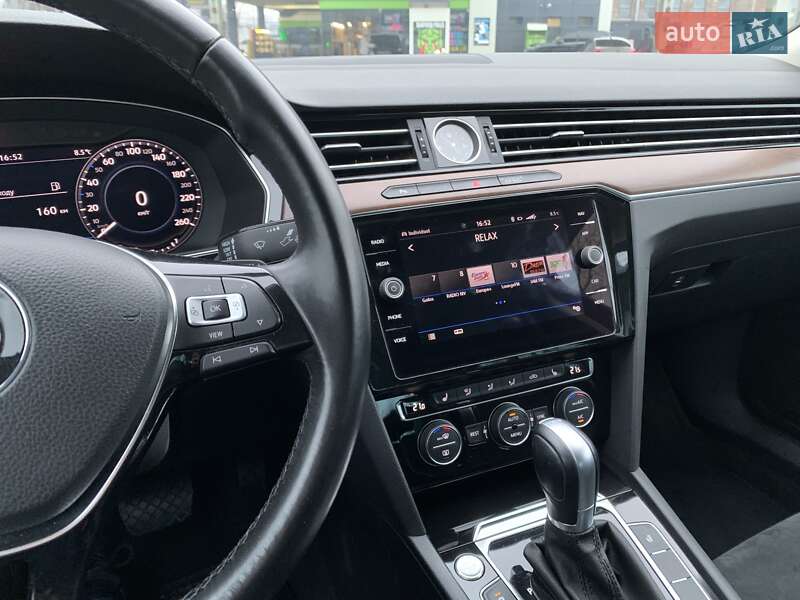 Седан Volkswagen Passat 2018 в Киеве фото 7 Седан Volkswagen Passat 2018 в Киеве