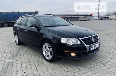 Универсал Volkswagen Passat 2010 в Сарнах