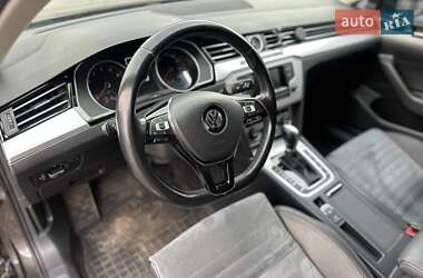 Седан Volkswagen Passat 2015 в Виннице