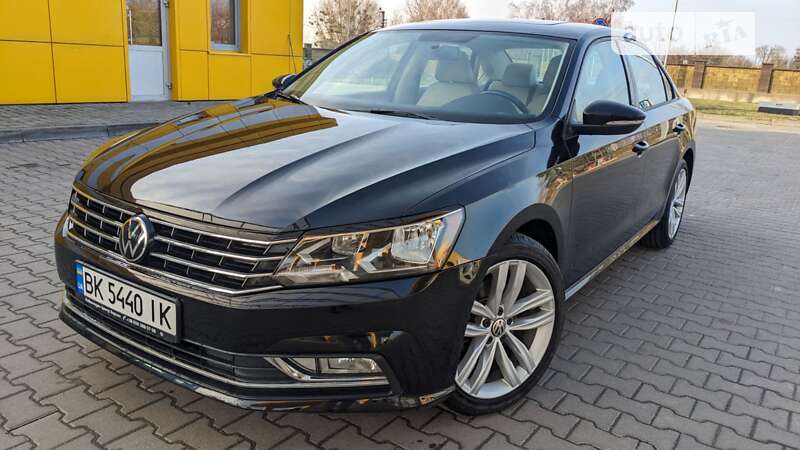 Седан Volkswagen Passat 2018 в Дубно