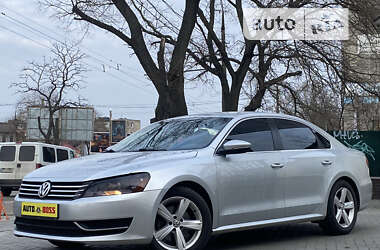 Седан Volkswagen Passat 2012 в Николаеве