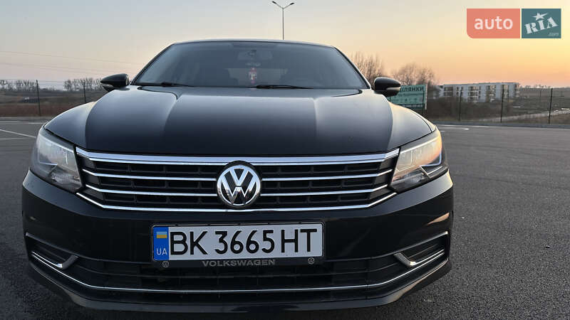 Седан Volkswagen Passat 2015 в Рівному