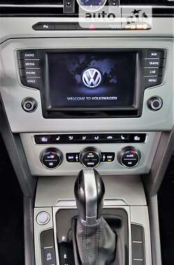 Универсал Volkswagen Passat 2015 в Ровно