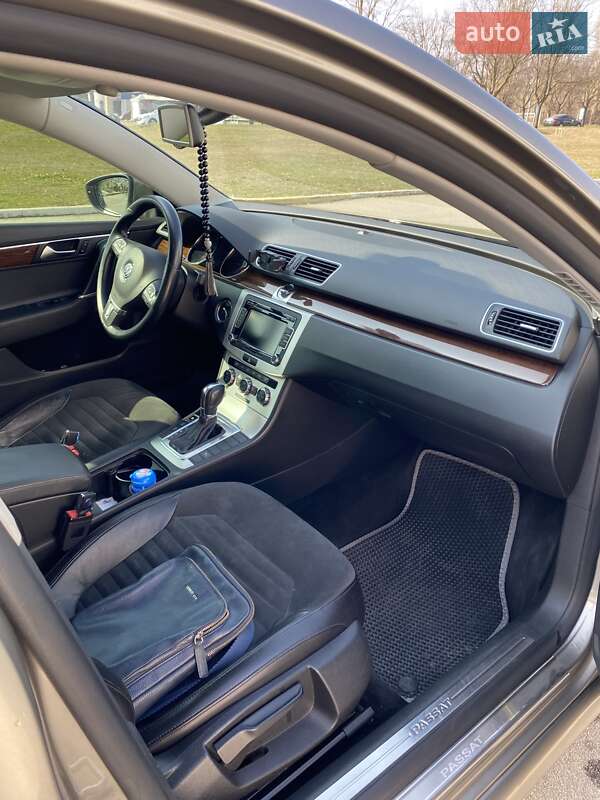 Седан Volkswagen Passat 2012 в Запорожье