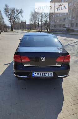 Седан Volkswagen Passat 2011 в Ужгороді