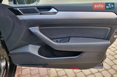 Седан Volkswagen Passat 2015 в 