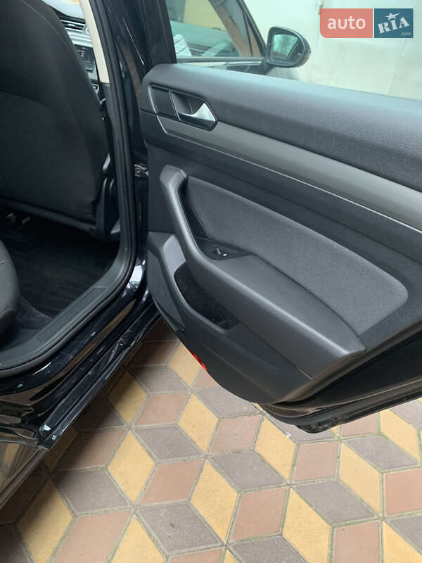 Універсал Volkswagen Passat 2016 в Корсунь-Шевченківському