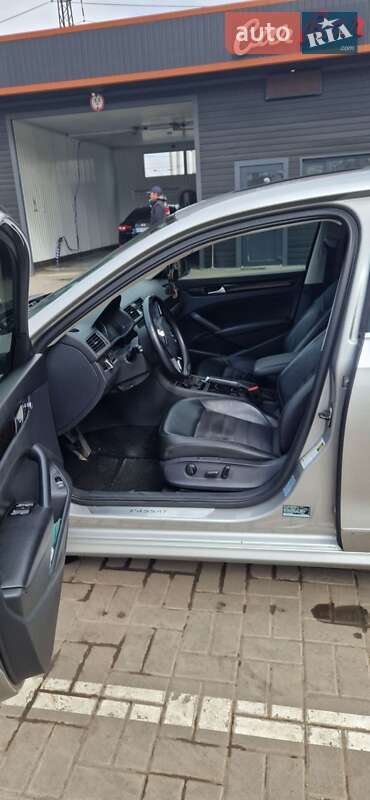 Седан Volkswagen Passat 2013 в Лозовой