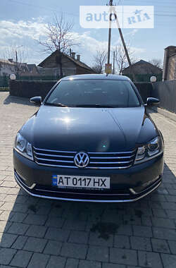 Седан Volkswagen Passat 2011 в Калуші