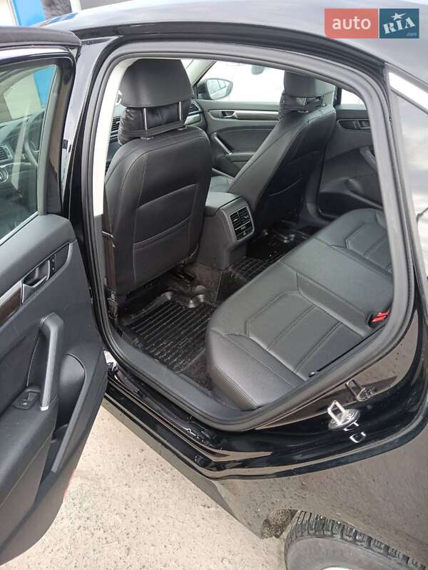 Седан Volkswagen Passat 2015 в Пирятине
