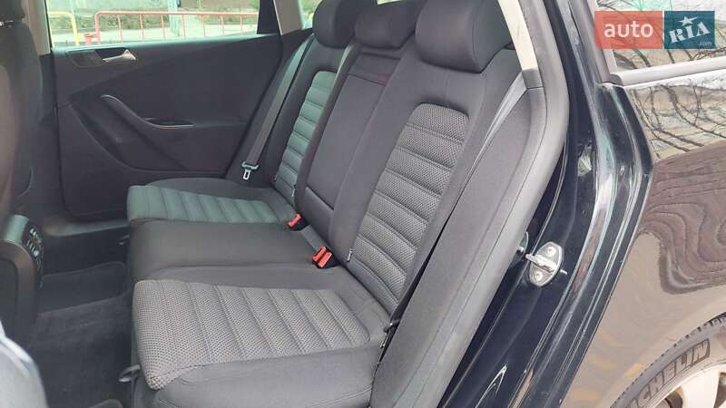 Универсал Volkswagen Passat 2009 в Одессе