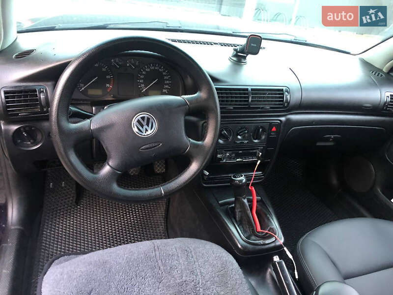 Седан Volkswagen Passat 1998 в Герце
