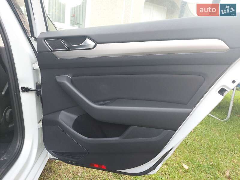 Универсал Volkswagen Passat 2017 в Коломые