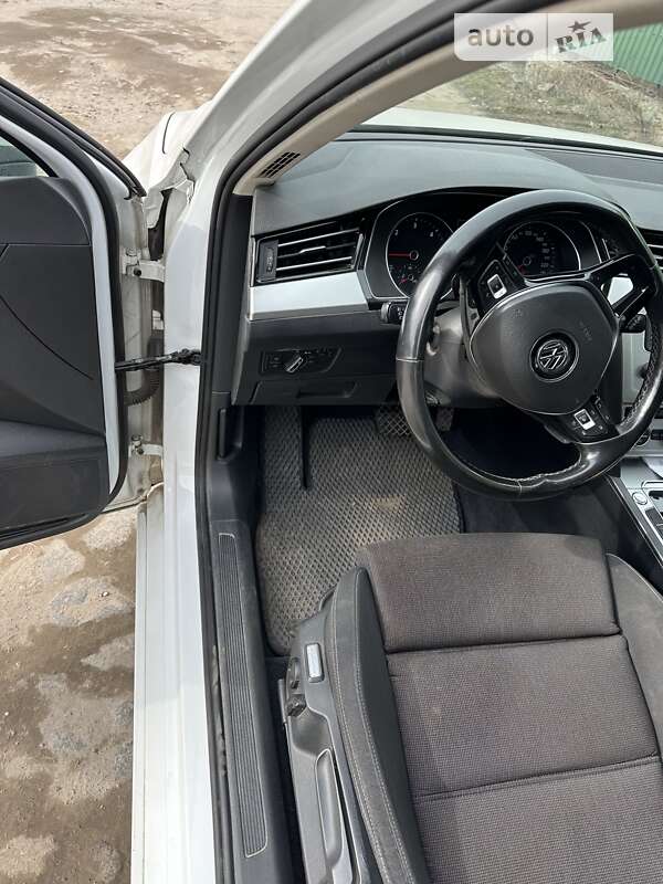 Универсал Volkswagen Passat 2016 в Полтаве