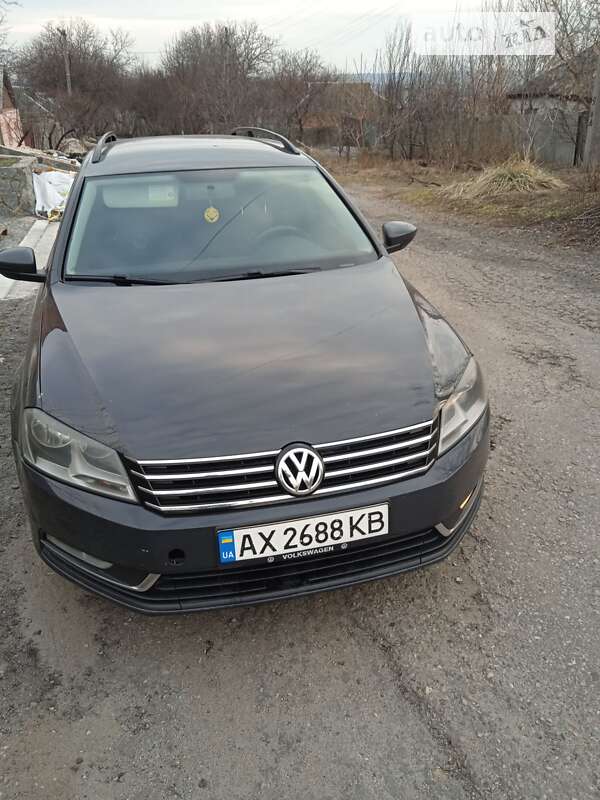 Универсал Volkswagen Passat 2013 в Краснограде