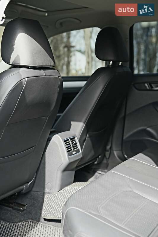 Седан Volkswagen Passat 2012 в Полтаве