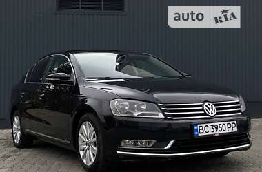 Седан Volkswagen Passat 2013 в Стрию