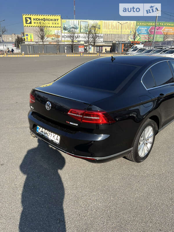 Седан Volkswagen Passat 2017 в Киеве