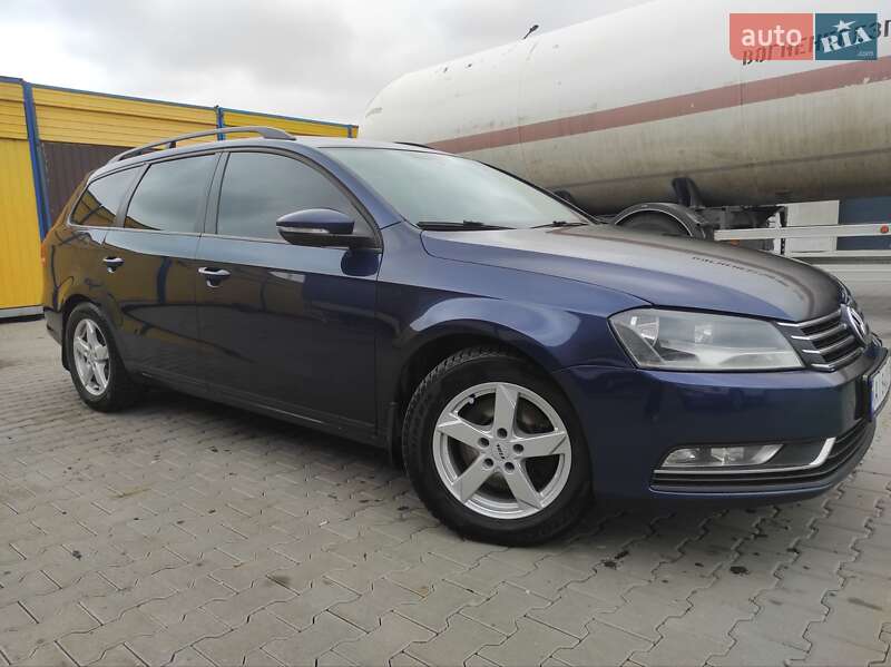 Універсал Volkswagen Passat 2012 в Києві