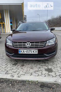 Седан Volkswagen Passat 2012 в Киеве