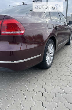 Седан Volkswagen Passat 2012 в Киеве