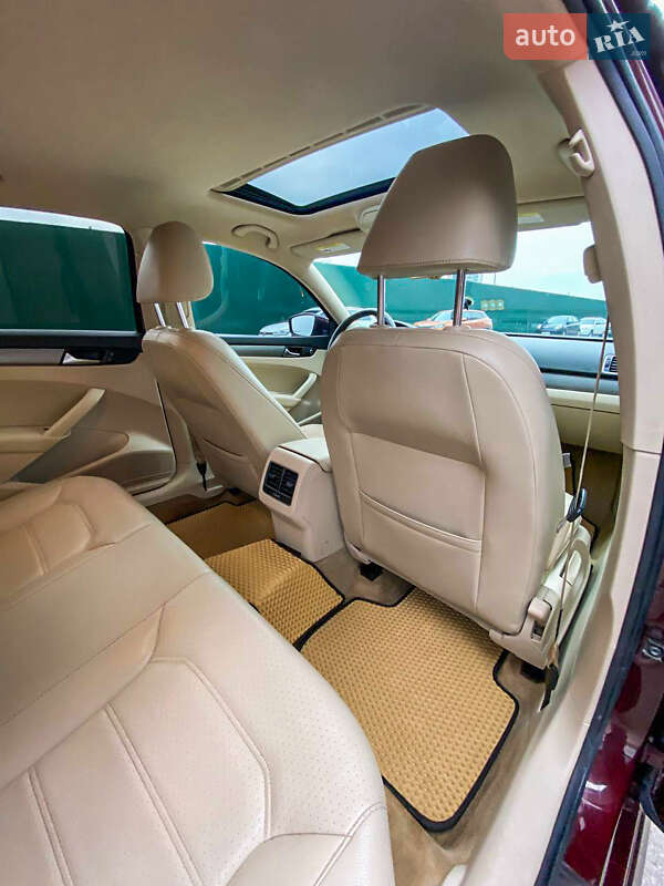 Седан Volkswagen Passat 2013 в Києві