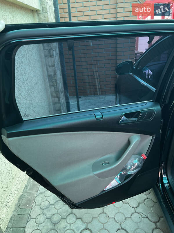 Универсал Volkswagen Passat 2006 в Николаеве