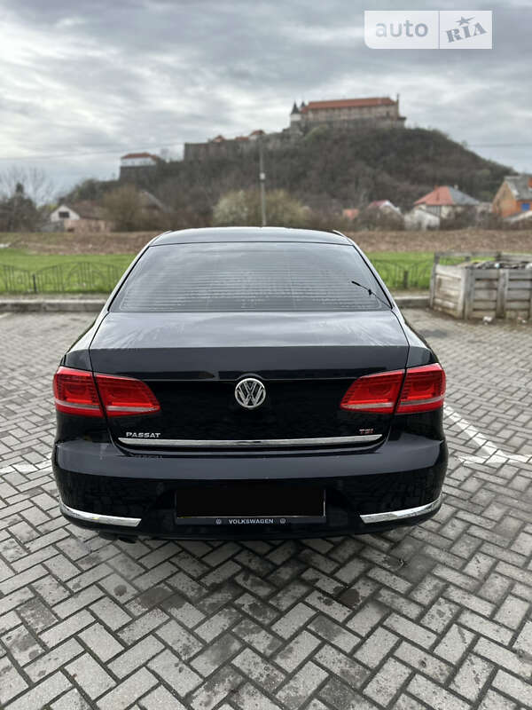 Седан Volkswagen Passat 2012 в Мукачево