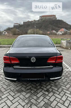 Седан Volkswagen Passat 2012 в Мукачево