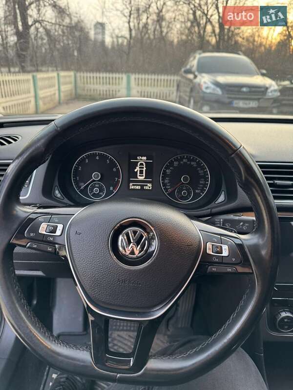 Седан Volkswagen Passat 2012 в Кривом Роге