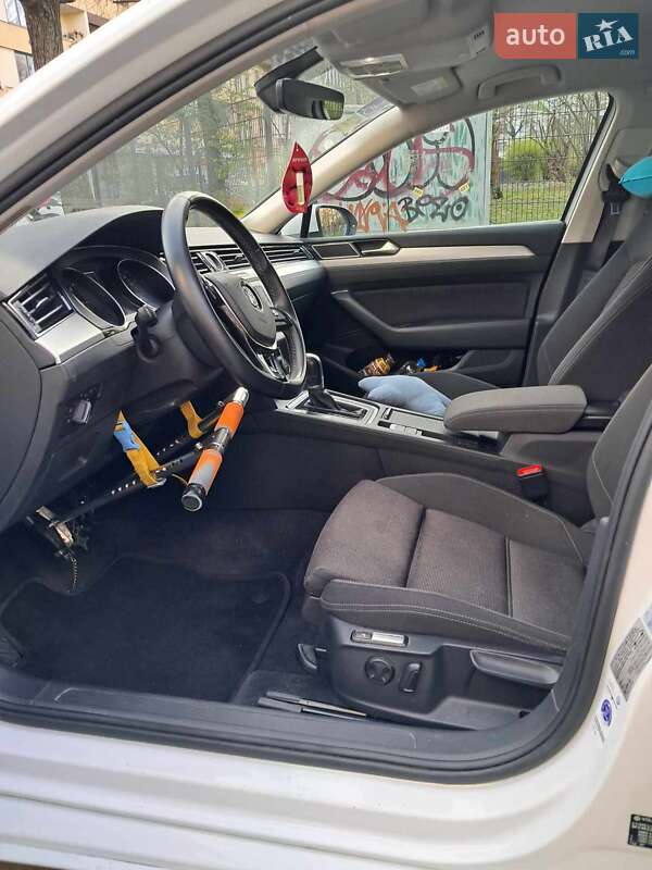 Універсал Volkswagen Passat 2017 в Києві