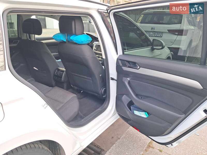 Універсал Volkswagen Passat 2017 в Києві