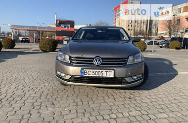Седан Volkswagen Passat 2014 в Львове