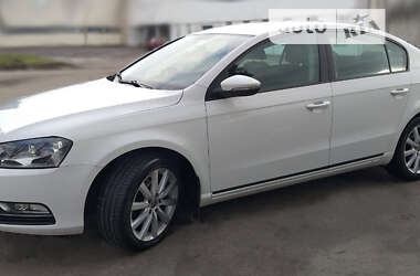 Седан Volkswagen Passat 2012 в Луцке