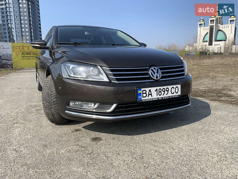 Седан Volkswagen Passat 2013 в Гайвороне