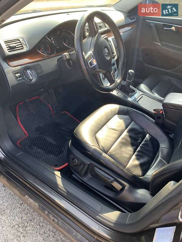 Седан Volkswagen Passat 2013 в Гайвороне