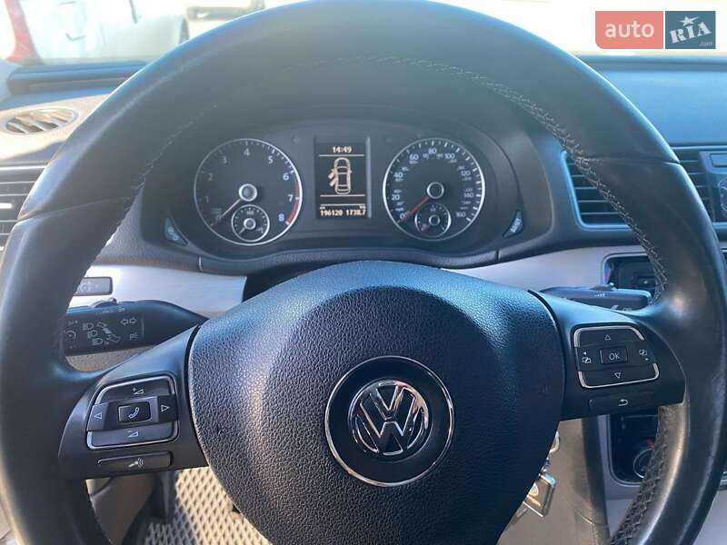 Седан Volkswagen Passat 2013 в Николаеве
