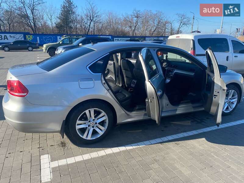 Седан Volkswagen Passat 2013 в Николаеве