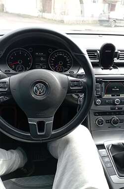 Седан Volkswagen Passat 2012 в Рокитному