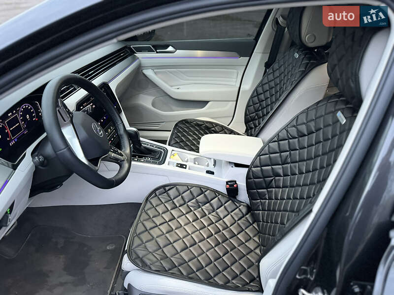 Универсал Volkswagen Passat 2022 в Одессе