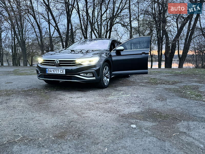 Универсал Volkswagen Passat 2022 в Одессе