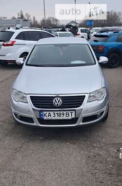 Седан Volkswagen Passat 2007 в Києві