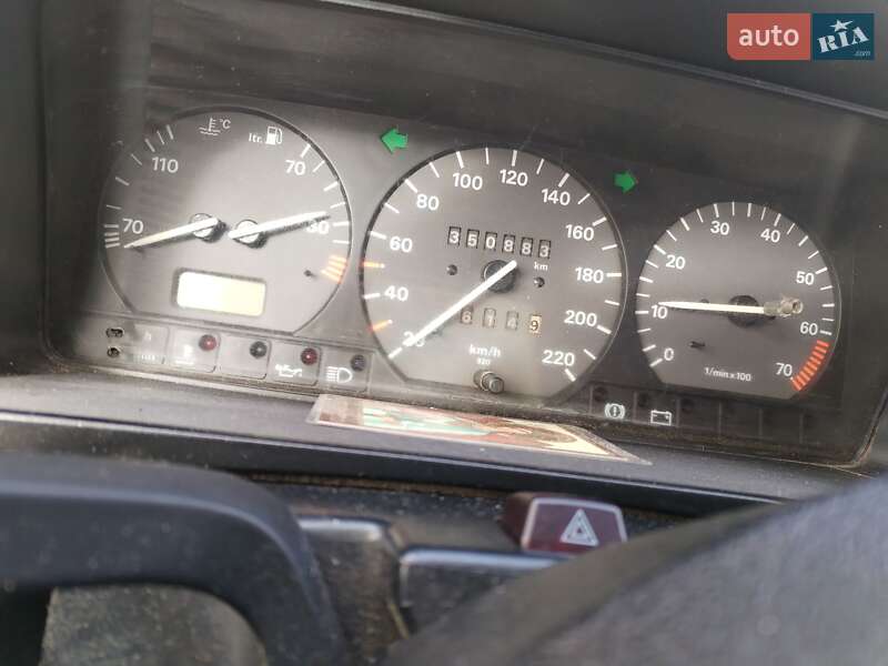 Седан Volkswagen Passat 1992 в Шептицькому