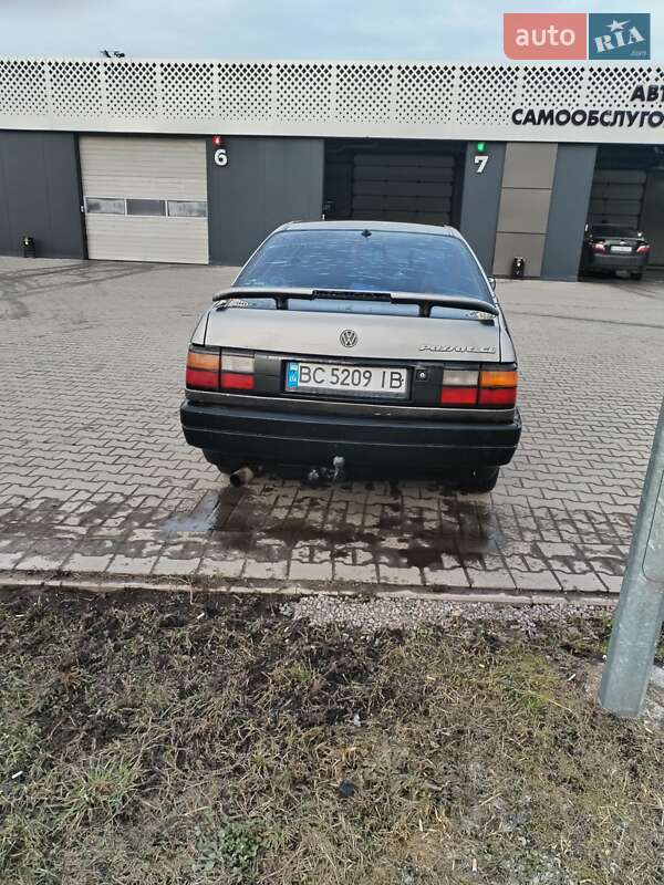 Volkswagen Passat 1992