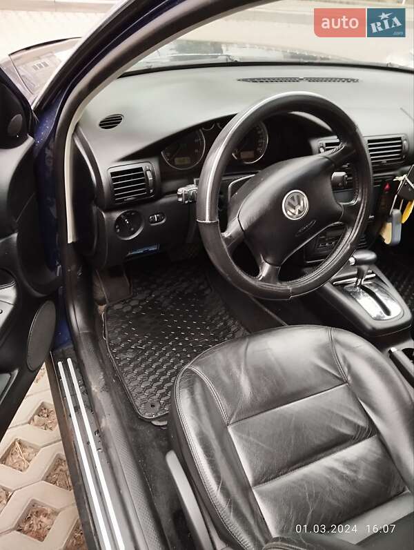 Седан Volkswagen Passat 2003 в 